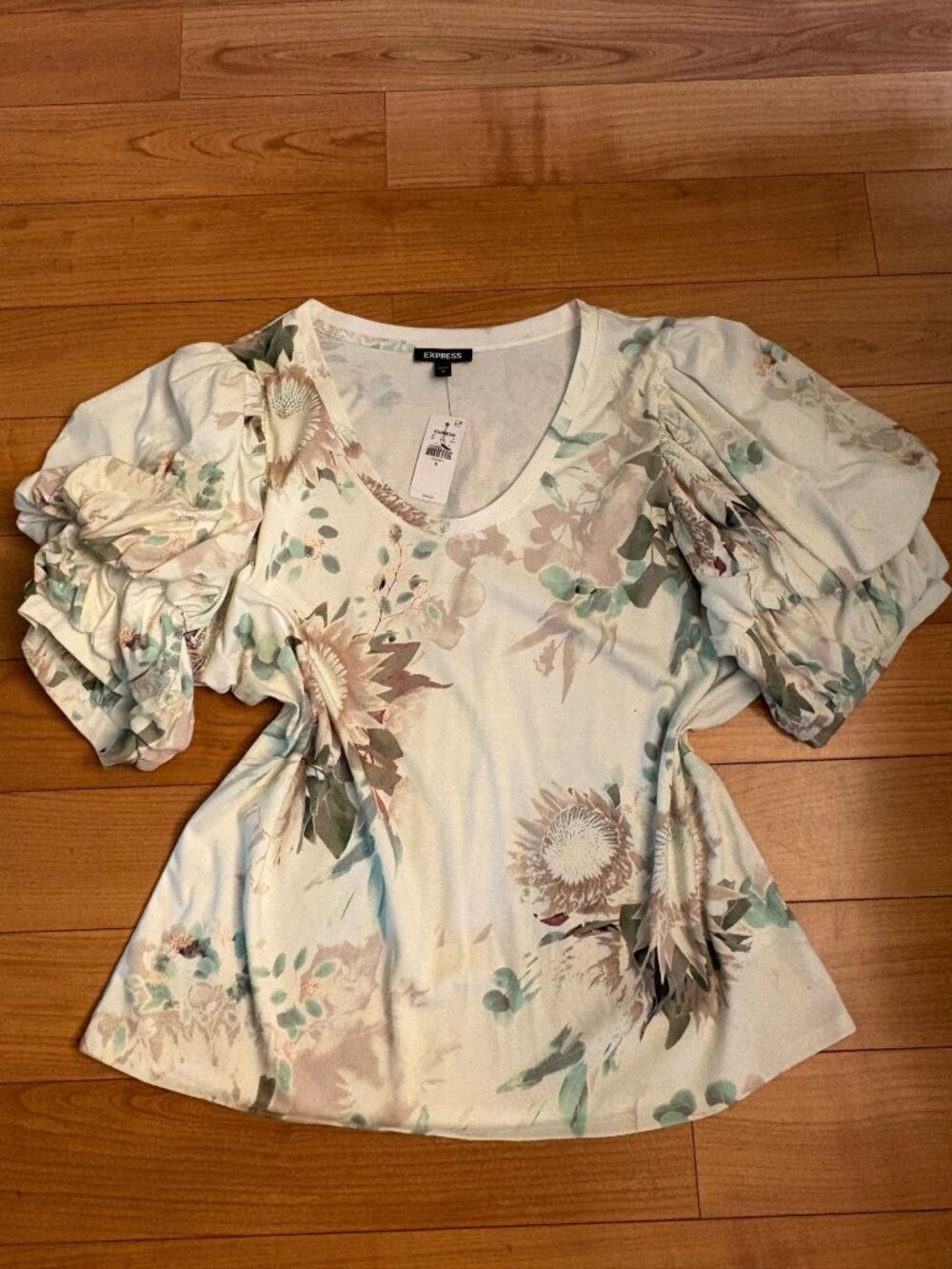 NWT Express Floral Skimming Scoop Neck Puff Sleeve Tee - Size XL